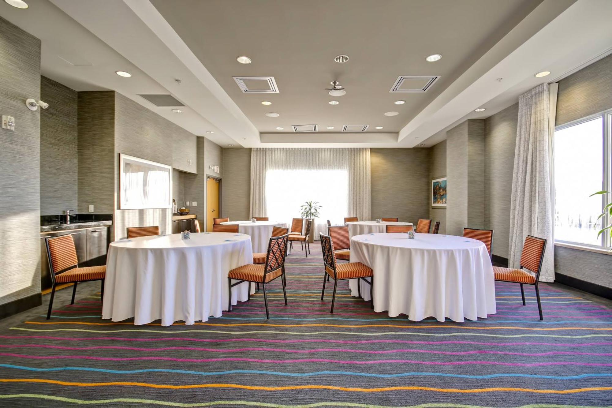 Fairfield Inn & Suites By Marriott Гуэлф Экстерьер фото