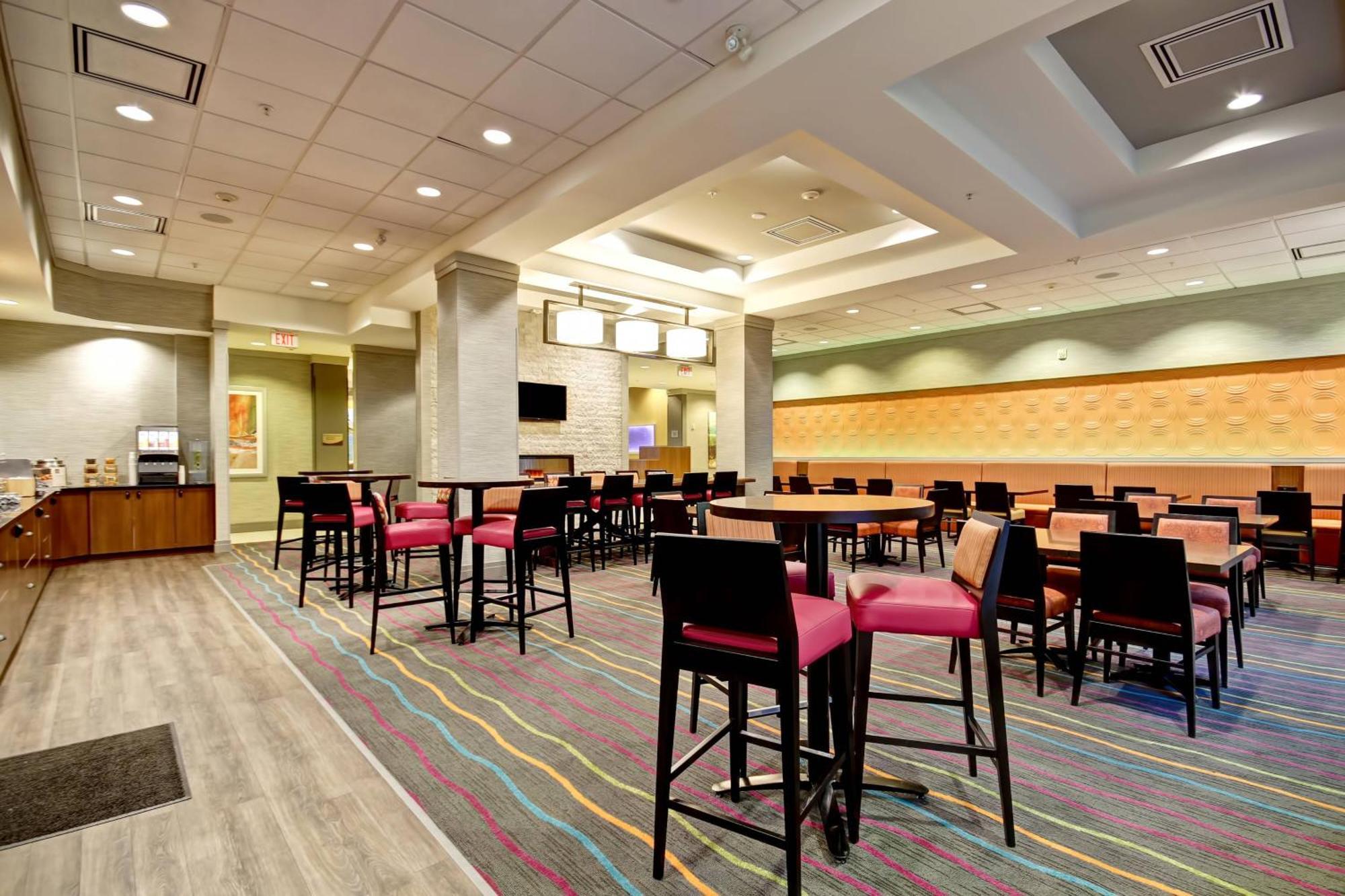 Fairfield Inn & Suites By Marriott Гуэлф Экстерьер фото