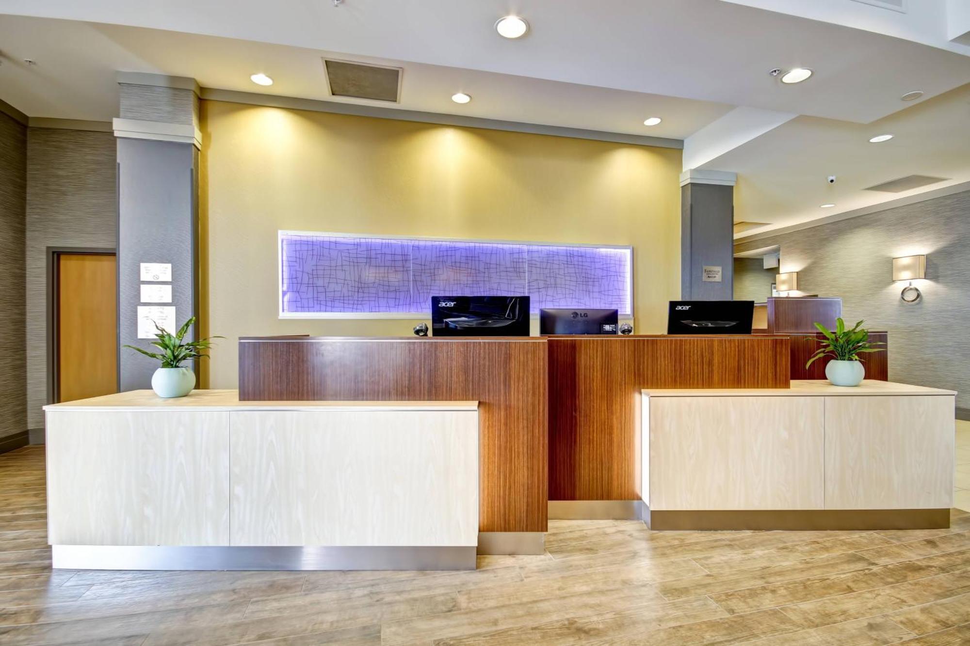 Fairfield Inn & Suites By Marriott Гуэлф Экстерьер фото