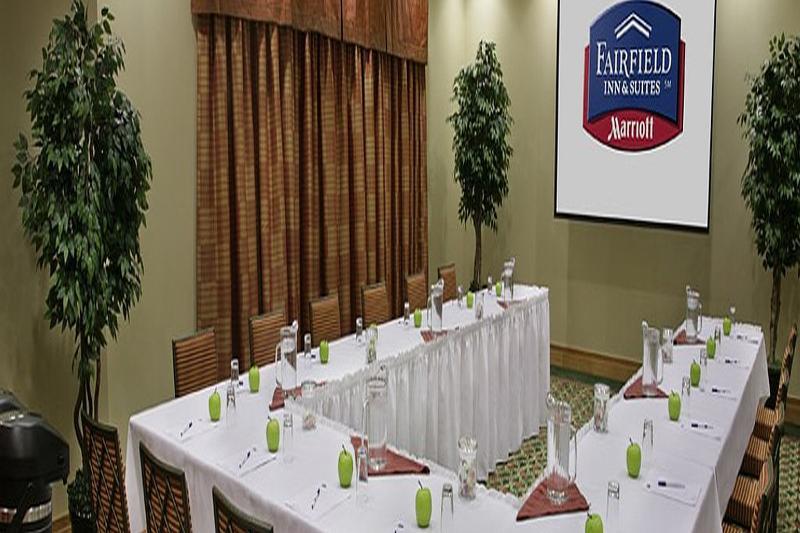 Fairfield Inn & Suites By Marriott Гуэлф Экстерьер фото